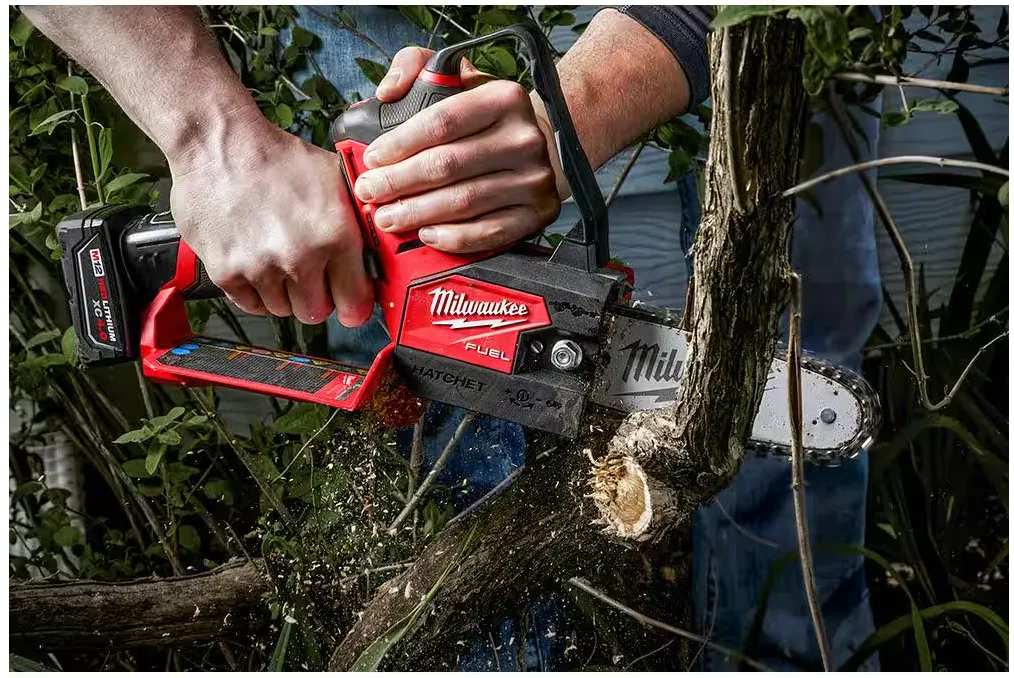 2527-20 Milwaukee M12 Fuel Hatchet 6" Pruning Saw (Tool Only)