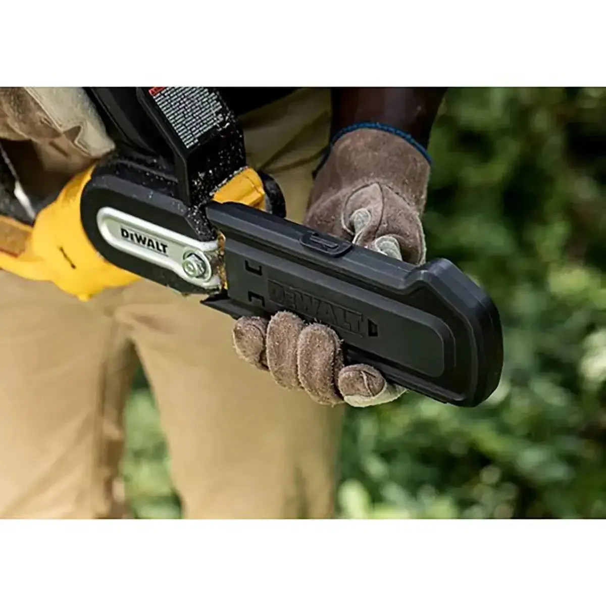 DeWalt 20V MAX 8 in. Brushless Cordless Pruning Chainsaw (Tool Only)