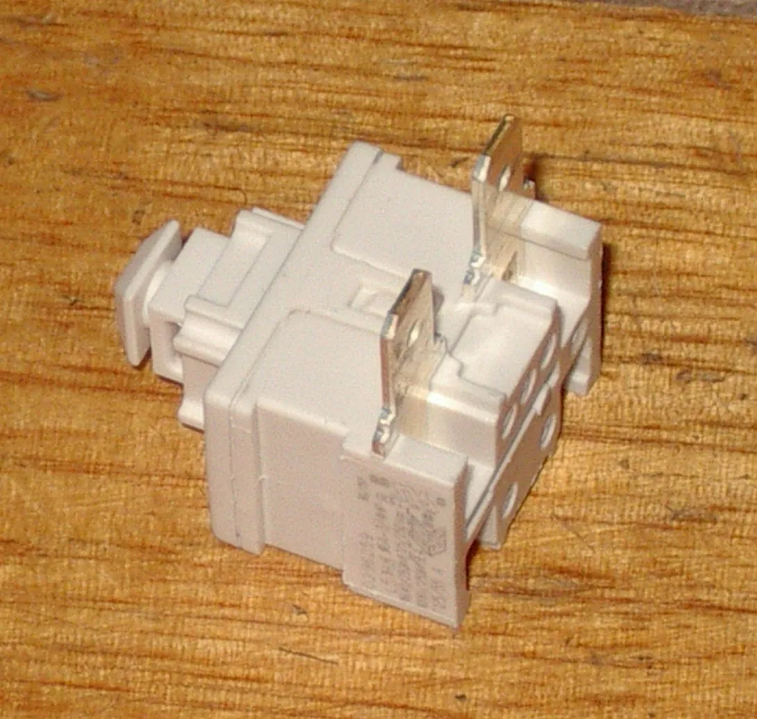 Electrolux Z1175, Vax VX72, VX75 Mains On-Off Switch - Part # 1050326030