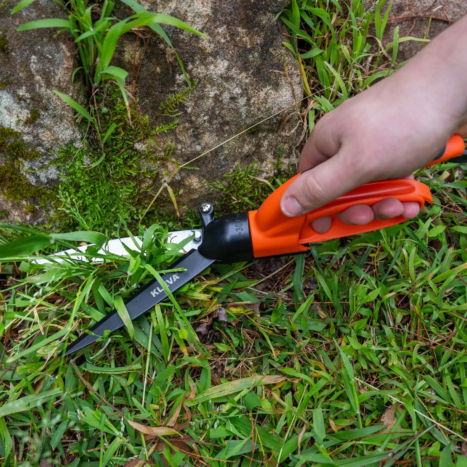 Rotating Grass Shears - Precision Gardening Made Easy