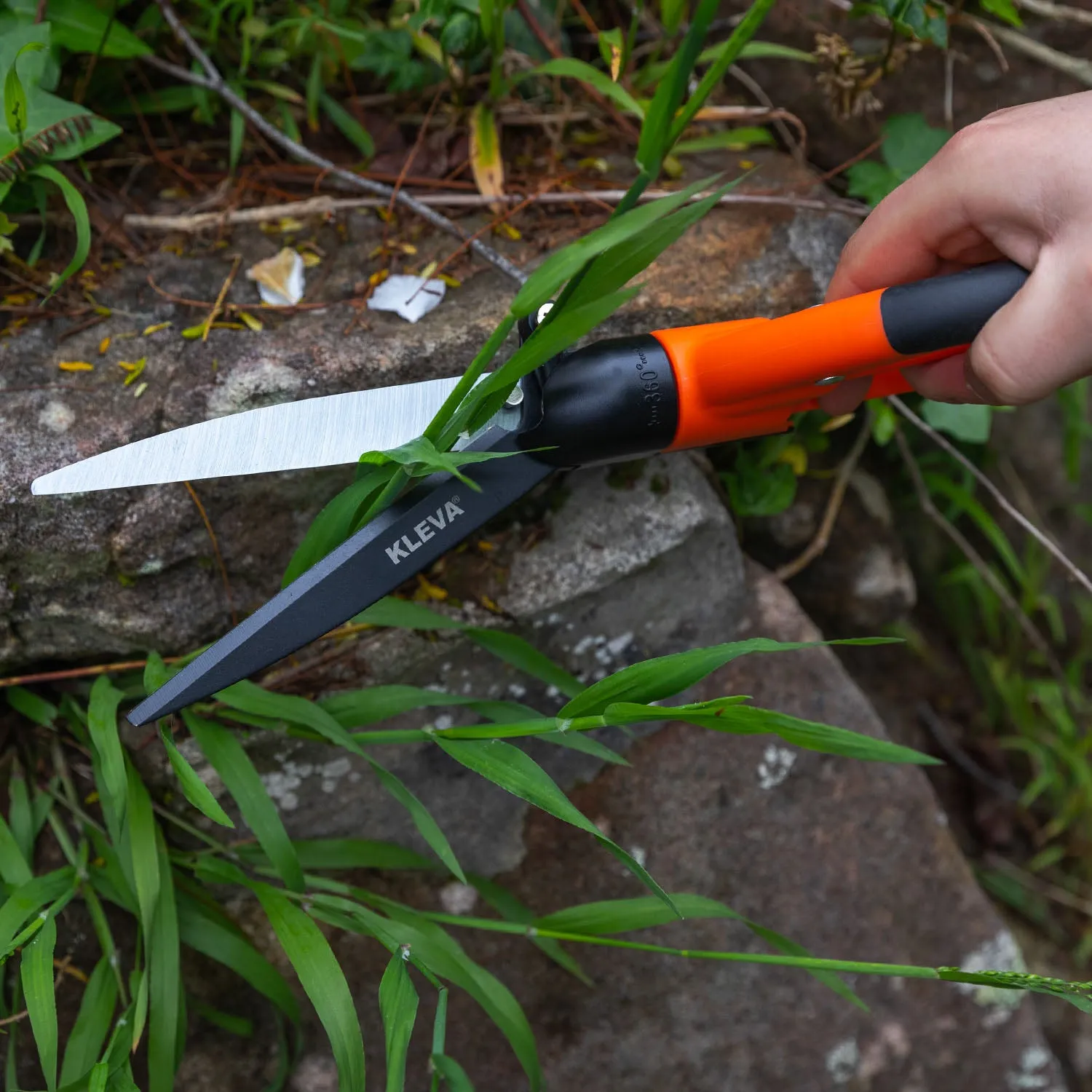 Rotating Grass Shears - Precision Gardening Made Easy