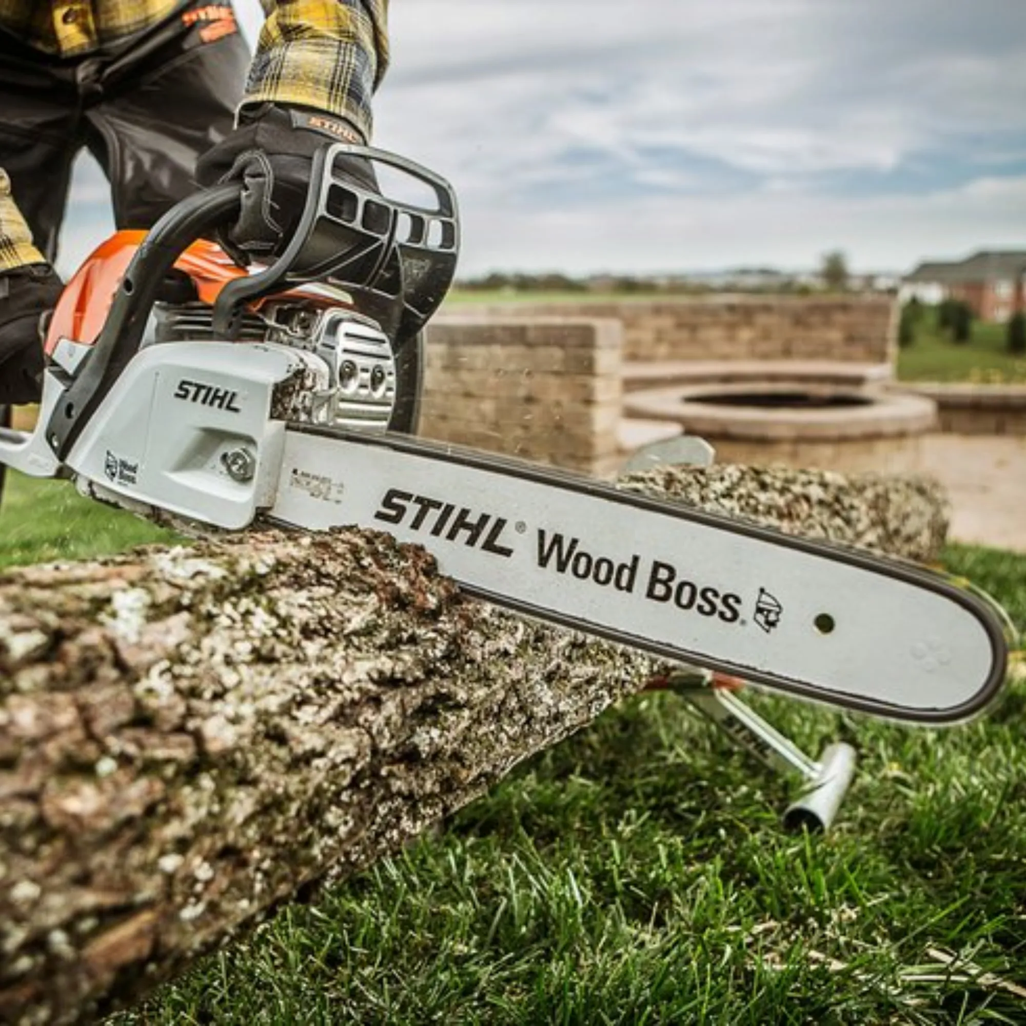 STIHL MS 251 WOOD BOSS Gas Powered Chainsaw 18In